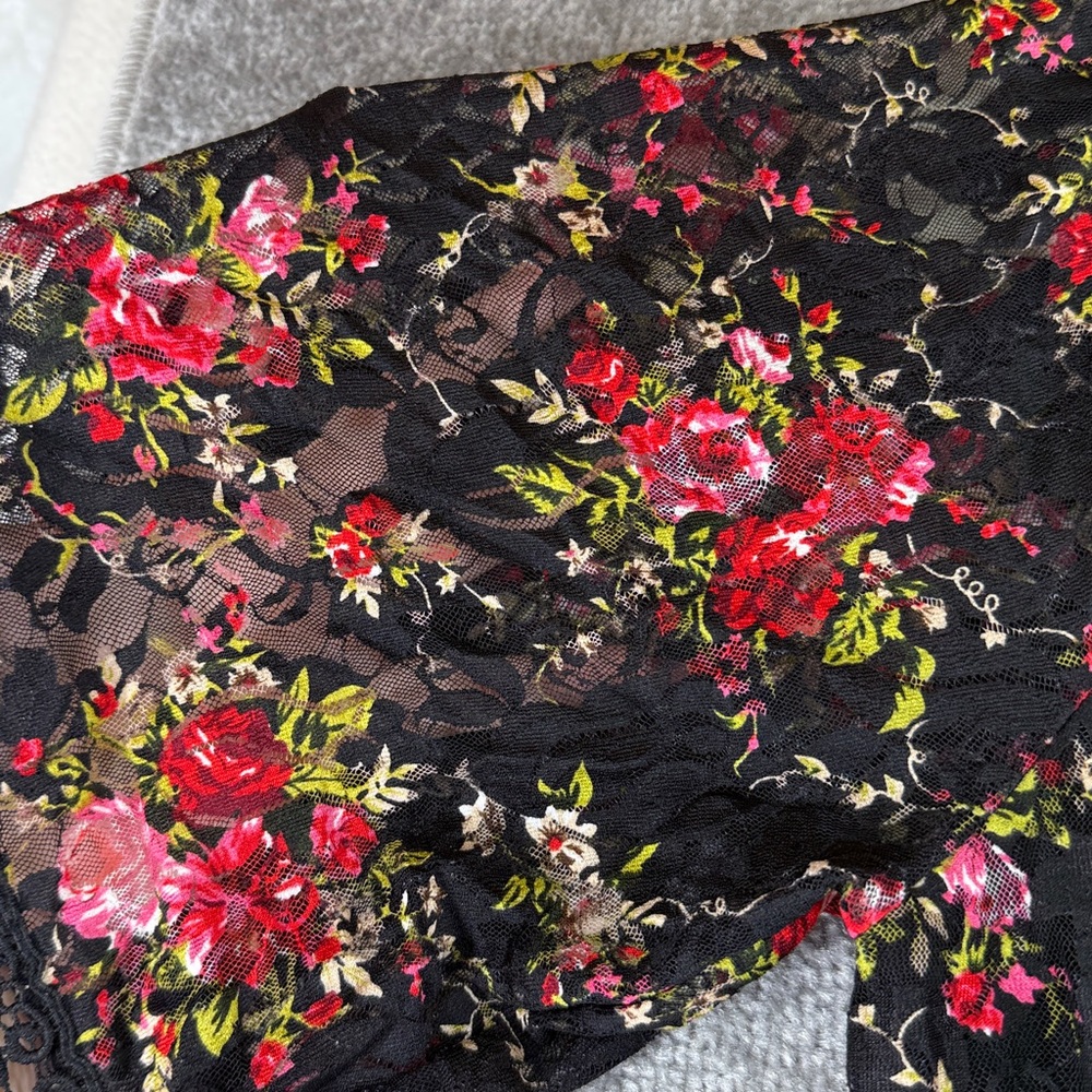 Miholl Short Sleeve Blouse Black Red Floral Semi Sheer Womens XXL - Picture 7 of 10